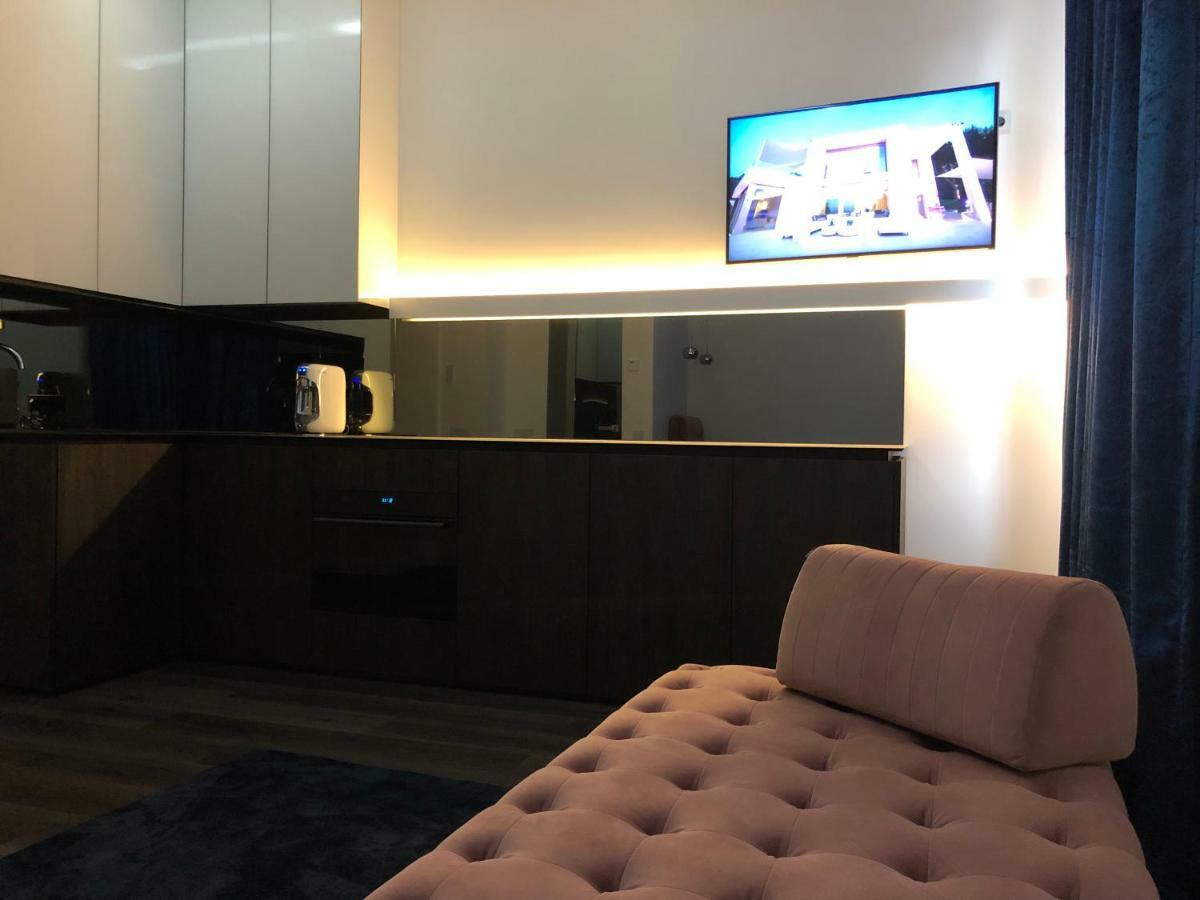 Modern And Luxury Apartment In The Center Of كاوناس المظهر الخارجي الصورة